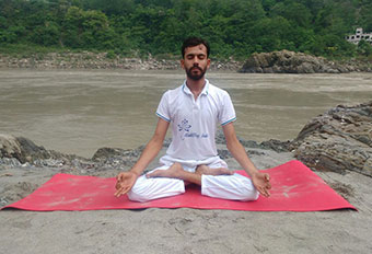 MANISH RATHI-Yoga & Meditation Retreat Rishikesh 